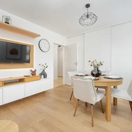 Elegancki Apartament Z Balkonem I Klimatyzacja By Renters Prestige Appartamento *